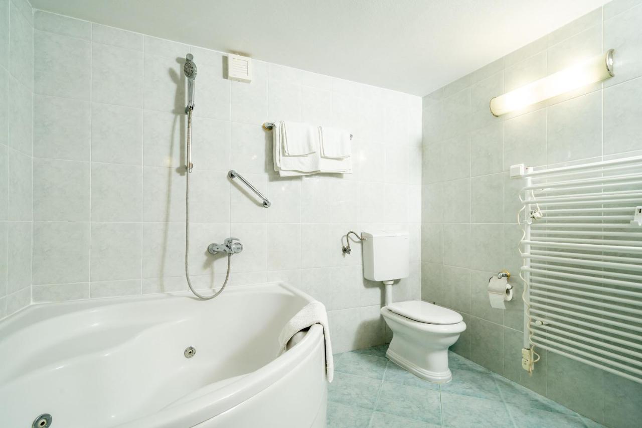 Kazo Pensionat 3*